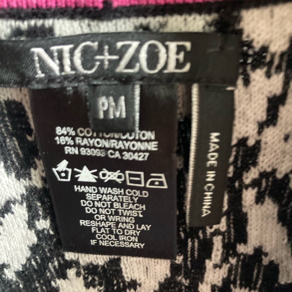 Women's NIC + ZOE Black Animal Print Reversible Cardigan Sweater size PM - Picture 4 of 7